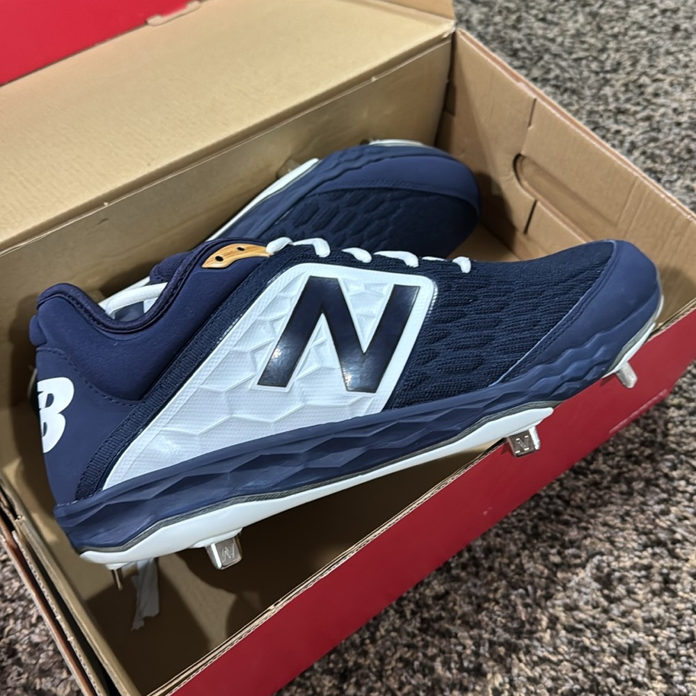 *BRAND NEW* Men’s Baseball Cleats